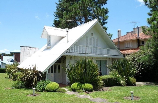 Hut with excellent infrastructure of Stone Slab
