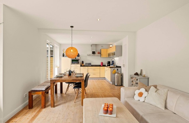 Huus Frieda at the gates of Greetsiel!