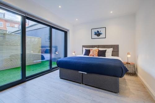 Hybrid Resi - London, Fulham near Chelsea and Putney