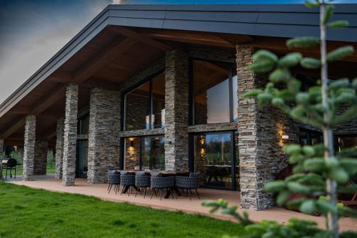 Hypnotic Thermal Villas with private SPA