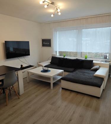IaM 3 Zimmer 90 qm Küche Badezimmer kraftraum 44 u