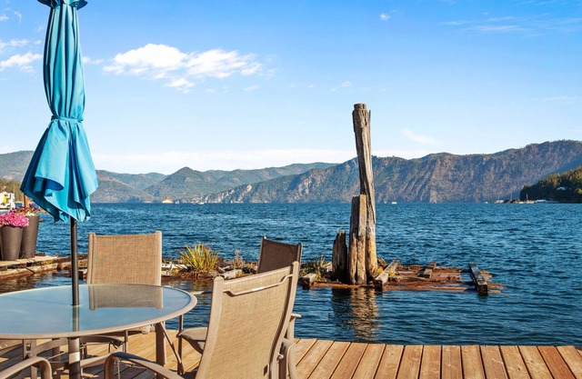 IdaBlu, a floating house with an unobstructed view of the lake and mountains.