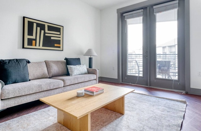 Ideal East Austin 2BR w/ Pool, Gym & W/D, nr airport, by Blueground