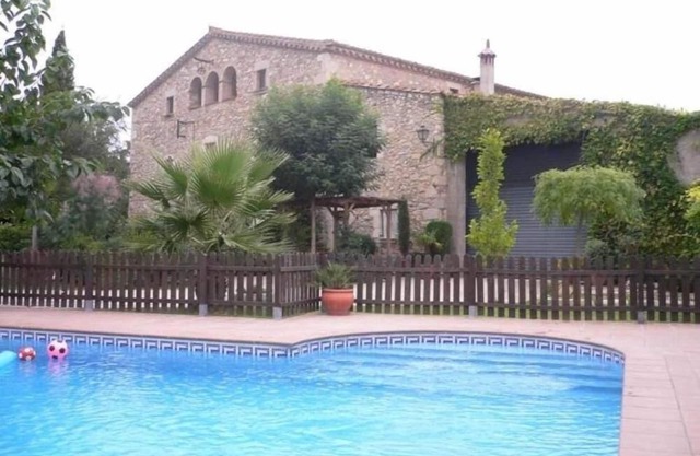 Ideal for vacations in family. Emplacement favoured to visit the zoneBig house