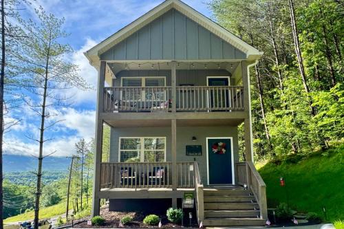 Ideal Location and Mountain Views Chattanooga Home!