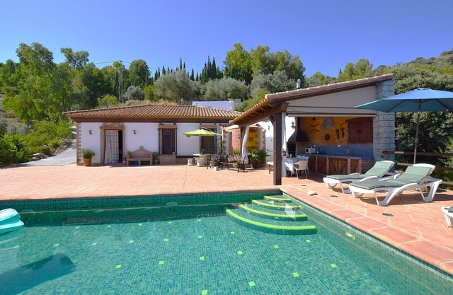 Idyllic Andalusian villa with private pool & stunning views