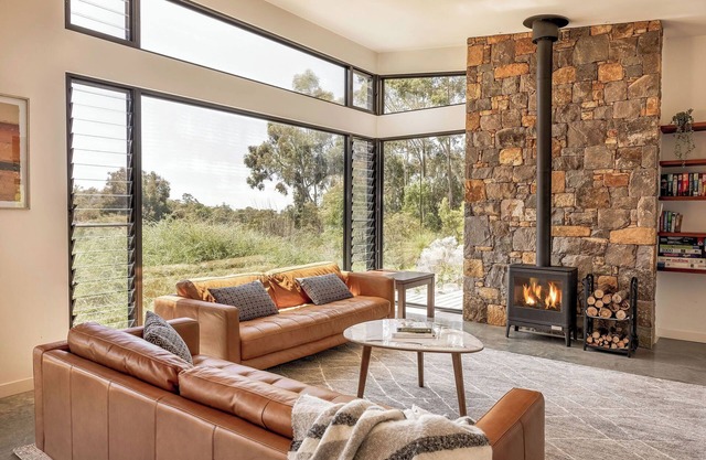 IDYLLIC RURAL ESCAPE BOASTING BREATHTAKING BUSHLAND VIEWS
