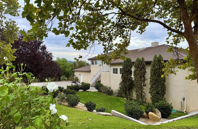 Idyllic Vineyard Loft Apartment