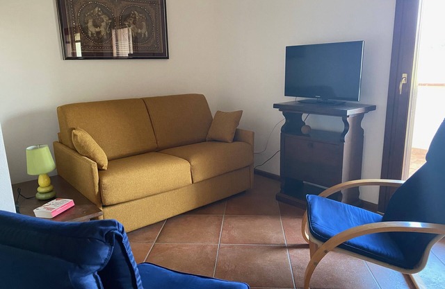 Il Carrubo - Three Bedroom Apartment, Sleeps 5