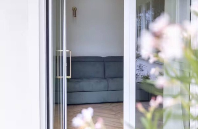 'Il Cubo di Aligi' in the green countryside of Brianza