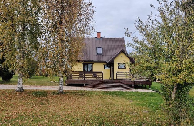 Ilvese Cottage Lintsi jõe kaldal