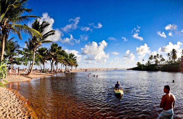 Imbassai - Casa Alto Padrão completa - Condominio Fechado - A2B1