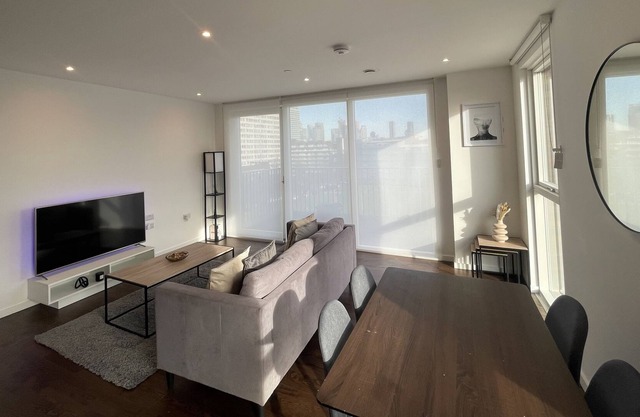 Immaculate 2Bed Apartment in London - city views