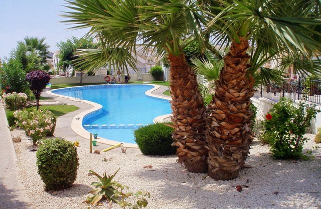 Immaculate Well Equipped Villa with FREE Wi-Fi and beautiful Communal Pool
