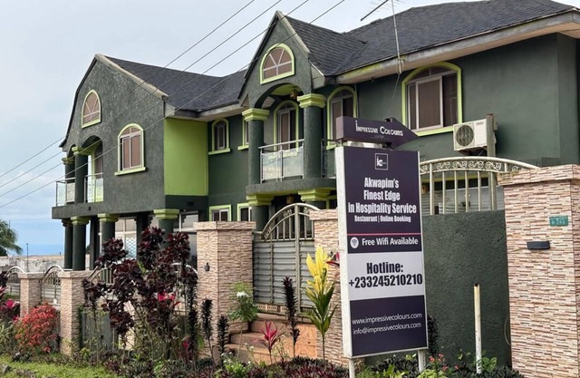 IMPRESSIVE COLORS LODGE