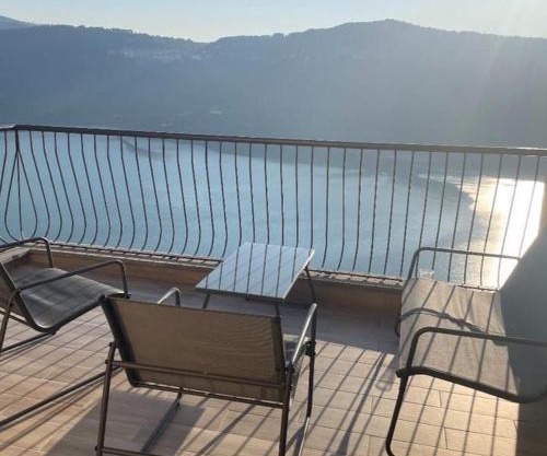 Incanto sul lago by Vivere il Borgo