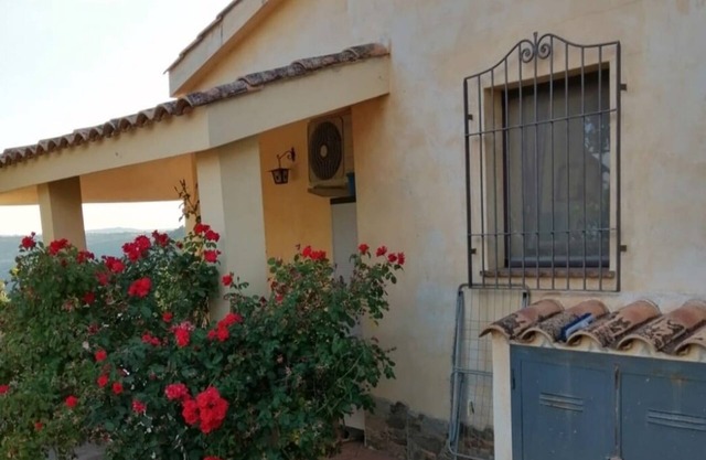 Incantu, mountain vacation home with garden and view -Sardinia