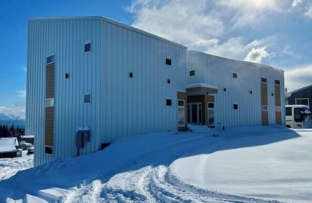 Incredible views right in town for big groups, twin brand new houses