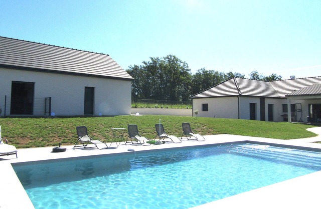 Independent gite with swimming pool in the heart of the Dordogne valley