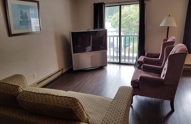 ♥ ☆ INDOOR COMFORT IN AN OUTDOOR PARADISE ☆ SLEEPS 4♥