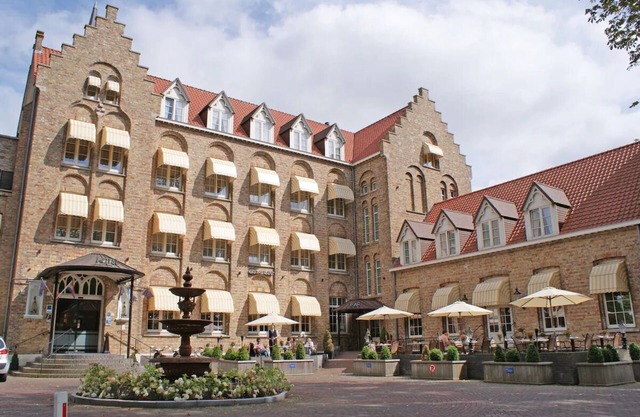 Indulge in Cupule’s Oasis in Historic Location - Bike Rental, Free Parking