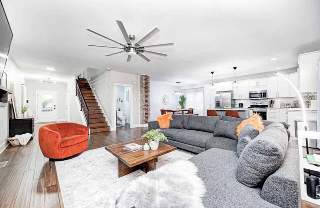 Indy Family Getaway - 5BR - Sleeps 16 - Arcade games - Near Fountain Square