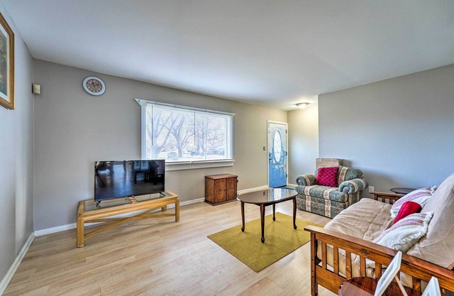 Inkster Home Near Airport & Henry Ford Museum