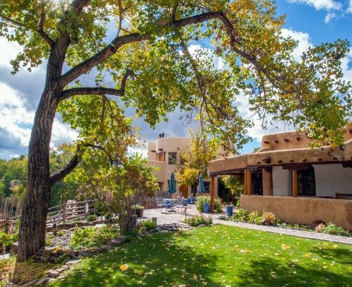 Inn on La Loma Plaza