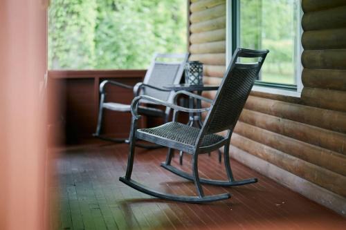 Inn The Orchard, Modern Log Cabin, on water edge