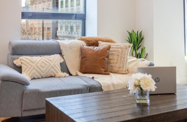 Inner-City Studio on Bishop -Heart of MTL