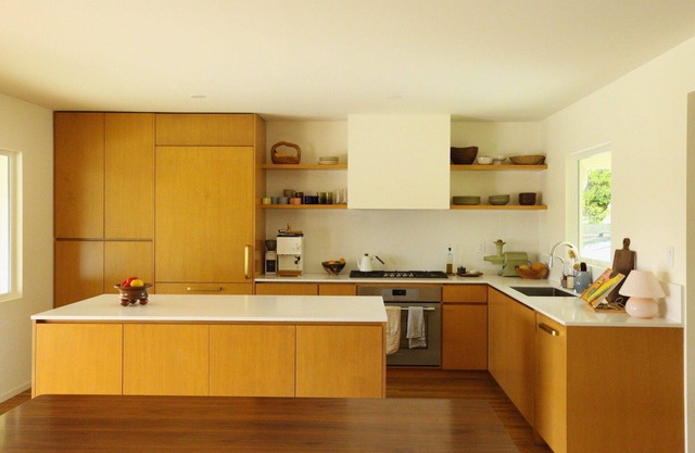 Inspiring centrally-located 4-bedroom house w/sauna, cold plunge, & gym