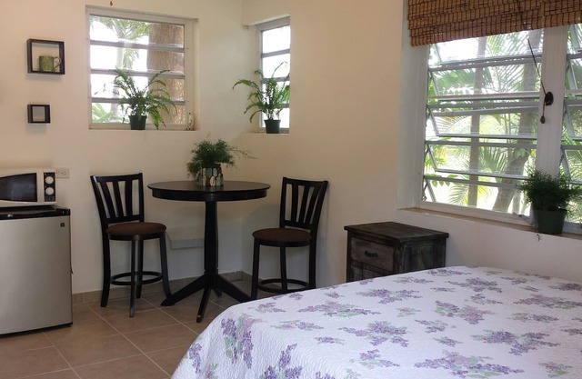 Intimate Room On A 4 Acre Beacfront Estate