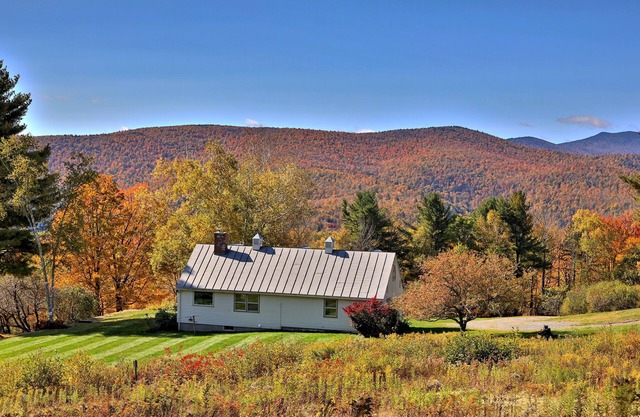 Intrepid Angel Farm Cottage In Bridgewater Corners 2 Bedroom Home