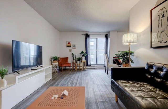 Inviting 1BR on Rene-Levesque