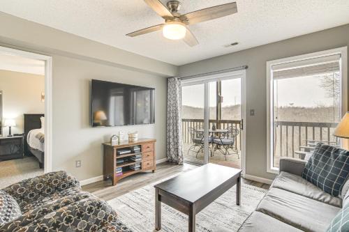 Inviting Branson West Condo with Pool Access