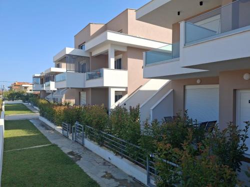 Iro Residence at Paralia Ofriniou