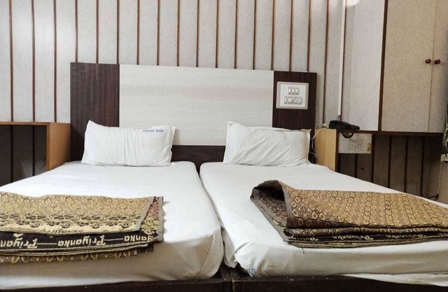 iROOMZ Hotel Abhiman