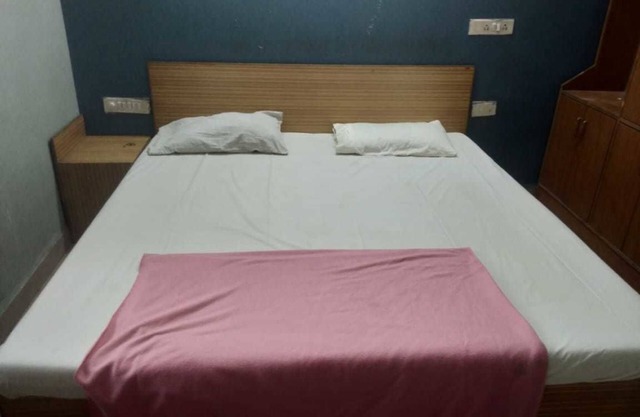 iROOMZ Pranathi Comforts