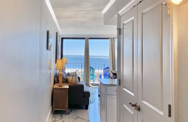 Island Winds East by ALBVR