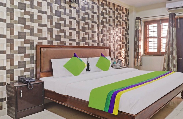 Itsy By Treebo - Vhr Residency