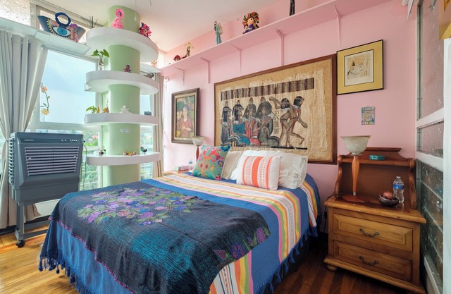 ITZAE PAZ POLANQUITO WALK TO AUDITORIUM/SHARED BATHROOM/NO PETS