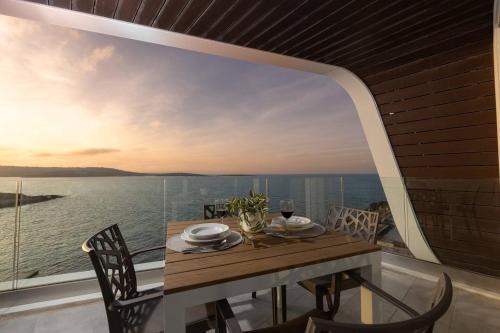 Ivory Suite Seafront With Views!- Fl 13 By Homely