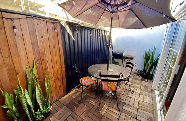 Jaguar Studio - 1 double-bed, kitchen & terrace