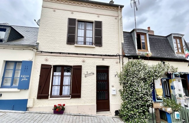Jaliane, fisherman's house in Saint-Valéry sur Somme town center