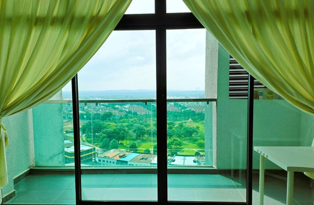 JB Bukit Indah Skyloft Suites
