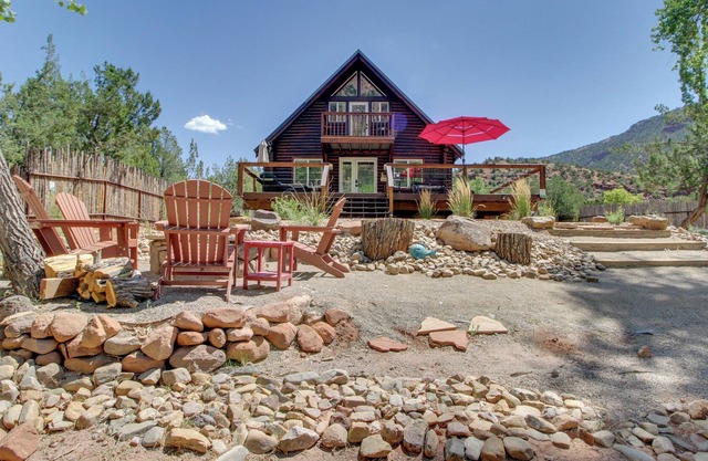 Jemez Springs Mountain Oasis - Hot Springs Nearby!