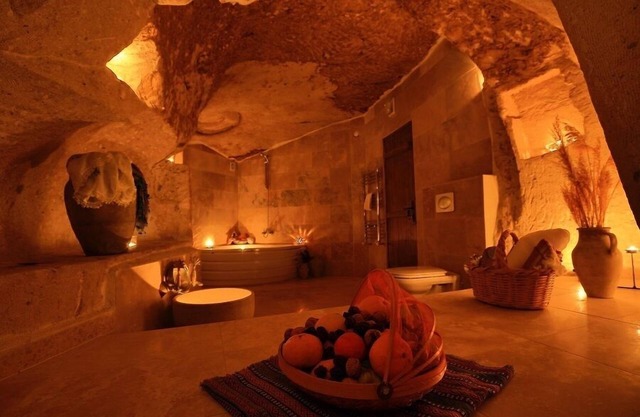 Jerveni Cave Hotel