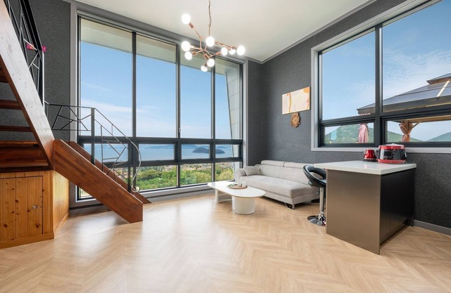 Jigeum Yeosu Ocean View Pension