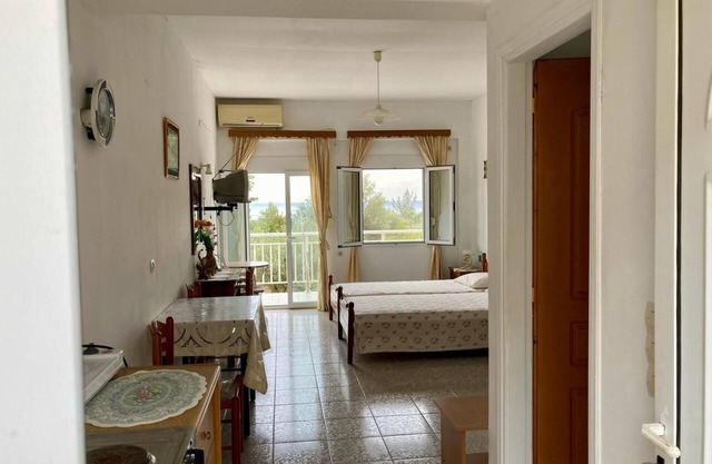 Jimmy Anna Beachfront Apartments Private Beach