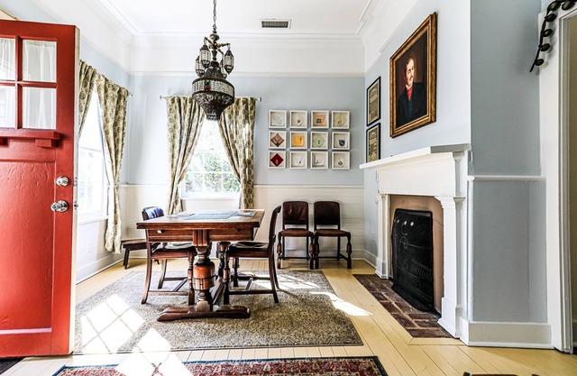 Jingle Bells Square Cottage